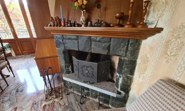 Rexer-Valduggia-Vendesi-Villa-a-localit-Val-Piana-a-Valduggia-SALONE
