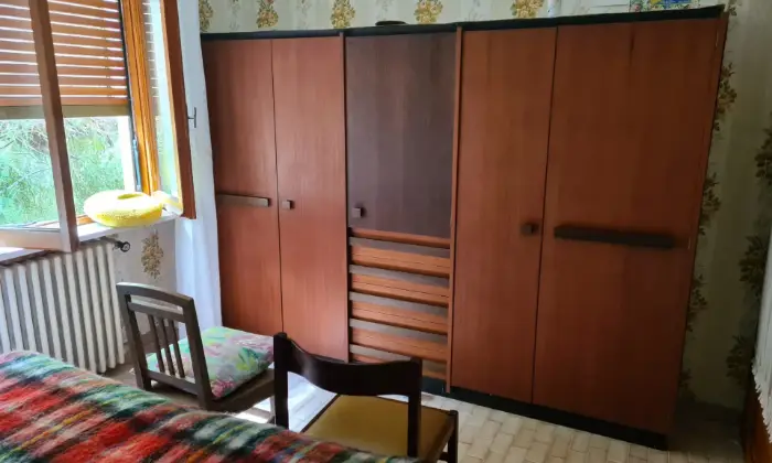 Rexer-Valduggia-Vendesi-Villa-a-localit-Val-Piana-a-Valduggia-CAMERA-DA-LETTO