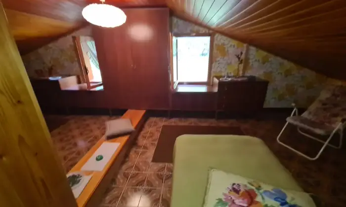 Rexer-Valduggia-Vendesi-Villa-a-localit-Val-Piana-a-Valduggia-CAMERA-DA-LETTO