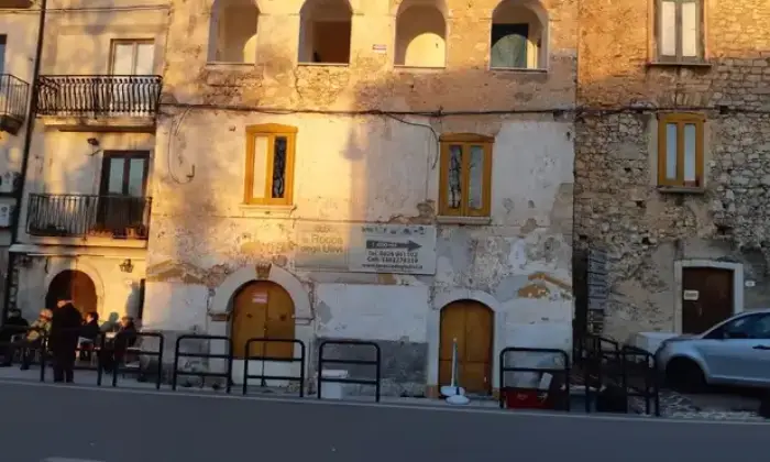 Rexer-SantAngelo-a-Fasanella-Vemdesi-abitazione-ristrutturata-corso-apollo-Facciata