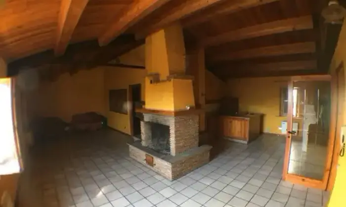 Rexer-Fabriano-Vendesi-ampio-casolare-Altro