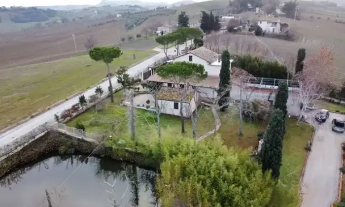 Rexer-Arcevia-Villa-in-campagna-in-vendita-a-Piticchio-di-ARCEVIA-AN-Terrazzo