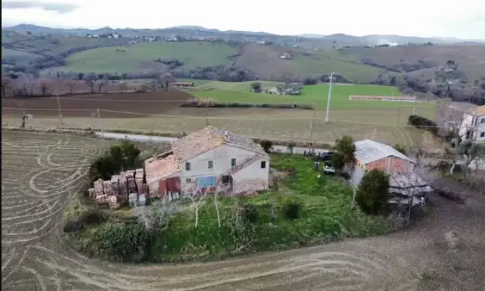 Rexer-Arcevia-Rustico-casa-colonica-in-vendita-presso-Piticchio-di-ARCEVIA-AN-Terrazzo