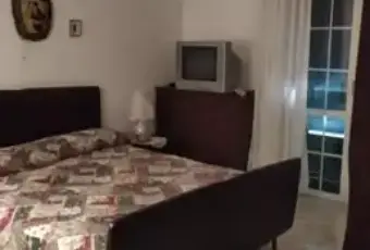 Rexer-Taranto-Vendesi-trilocale-al-piano-a-Taranto-TA-CameraDaLetto