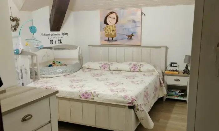 Rexer-Reggio-nellEmilia-VILLA-STORICA-TRIFAMILIARE-CON-AMPIO-GIARDINO-CameraDaLetto