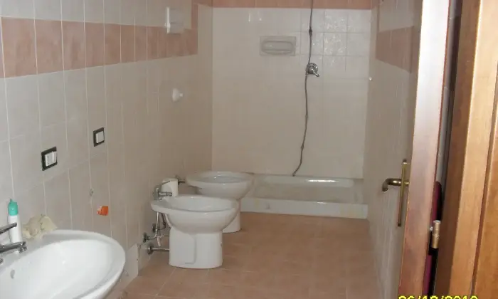 Rexer-Misilmeri-AFFITTO-LUMINOSO-BILOCALE-USO-FORESTERIA-Bagno