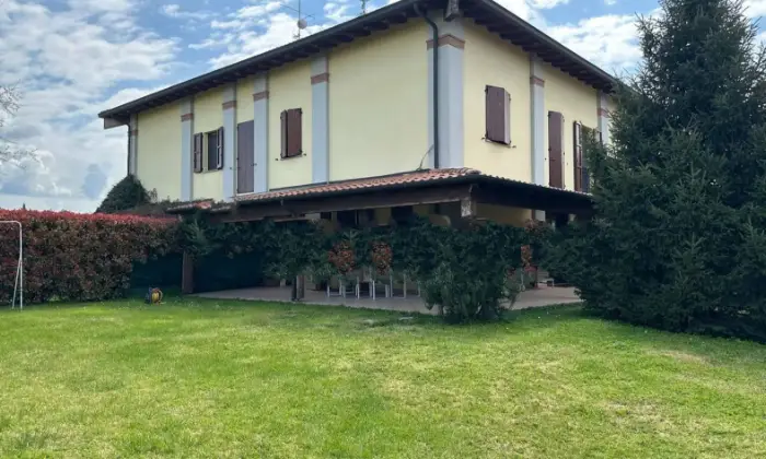 Rexer-Castelfranco-Emilia-Villa-in-vendita-a-Castelfranco-Emilia-Giardino