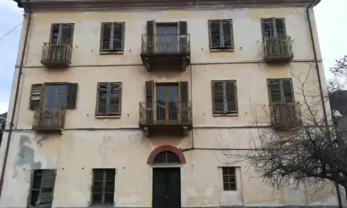 Rexer-Pontcanavese-Palazzo-Intero-edificio-in-Frassinetto-Pontcanavese-Terrazzo