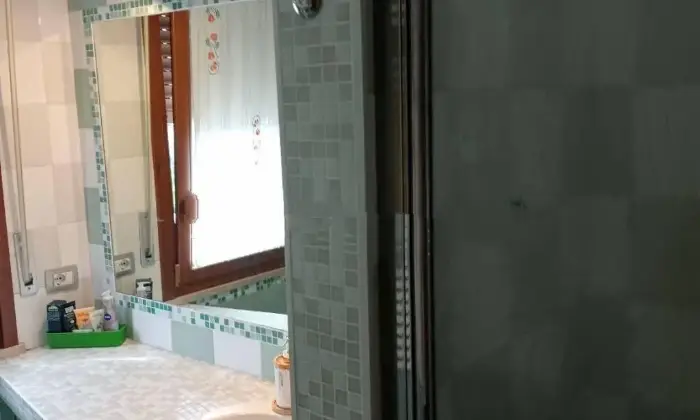 Rexer-Castelfiorentino-Vendesi-appartamento-in-Piazza-Luigi-Cherubini-Centro-Castelfiorentino-Bagno