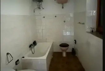 Rexer-Bolotana-Casa-indipendente-su-tre-livelli-in-vendita-a-BOLOTANA-NU-Bagno