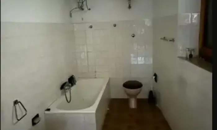 Rexer-Bolotana-Casa-indipendente-su-tre-livelli-in-vendita-a-BOLOTANA-NU-Bagno