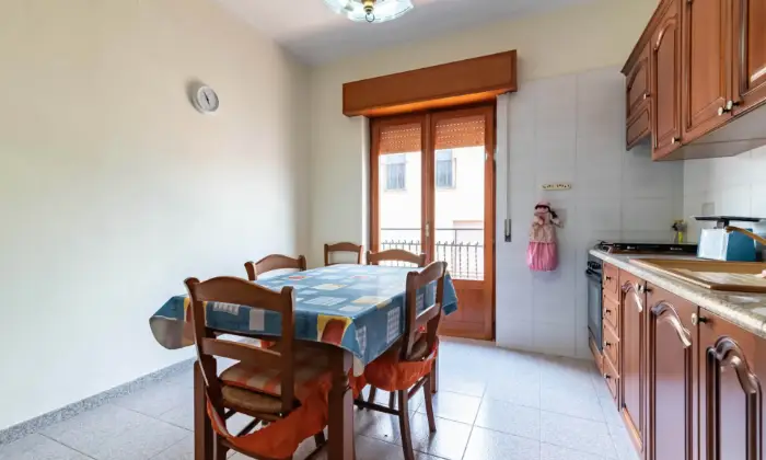 Rexer-Ciminna-Ampio-e-luminoso-appartamento-con-seminterrato-CUCINA
