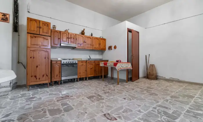Rexer-Ciminna-Ampio-e-luminoso-appartamento-con-seminterrato-CUCINA