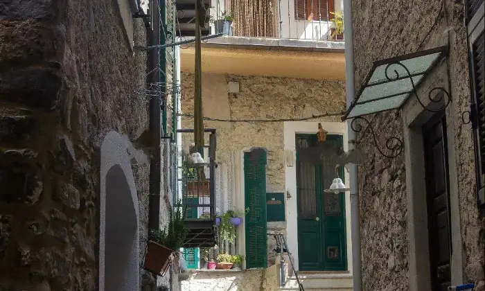 Rexer-Dolceacqua-Quadrilocale-via-Vigliani-Dolceacqua-Facciata