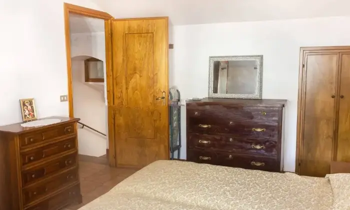 Rexer-Dolceacqua-Quadrilocale-via-Vigliani-Dolceacqua-CameraDaLetto
