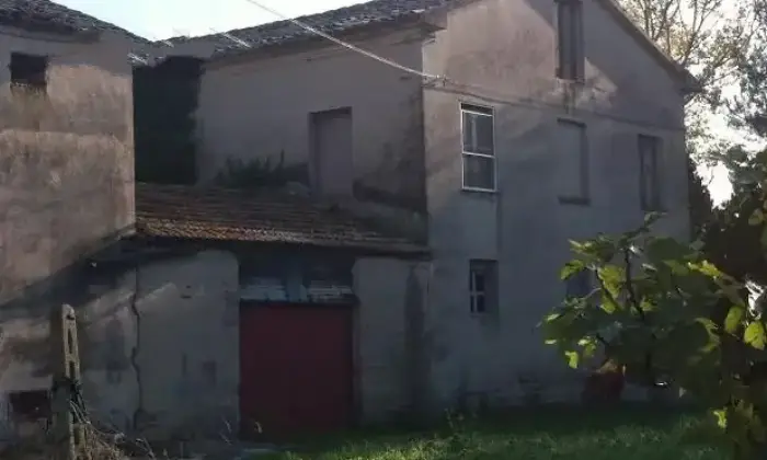 Rexer-Jesi-Casa-colonica-su-livelli-in-pietra-in-vendita-JESI-AN-Giardino