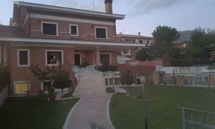 Rexer-Avezzano-Vendesi-porzione-di-villa-bifamiliare-via-Vittorio-Bachelet-Centro-Avezzano-Giardino