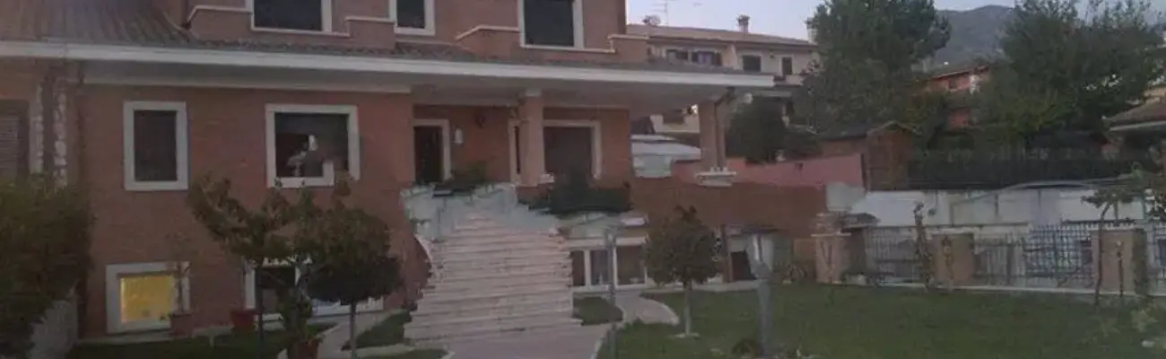 Rexer-Avezzano-Vendesi-porzione-di-villa-bifamiliare-via-Vittorio-Bachelet-Centro-Avezzano-Giardino