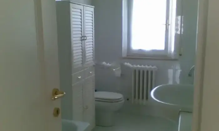 Rexer-Sirolo-Attico-in-vendita-in-via-G-B-Pergolesi-Bagno