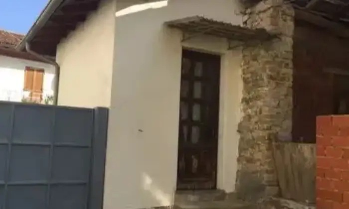 Rexer-Fabbrica-Curone-Gruppo-Rustici-in-vendita-Giardino
