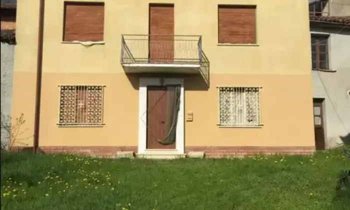 Rexer-Fabbrica-Curone-Gruppo-Rustici-in-vendita-Giardino
