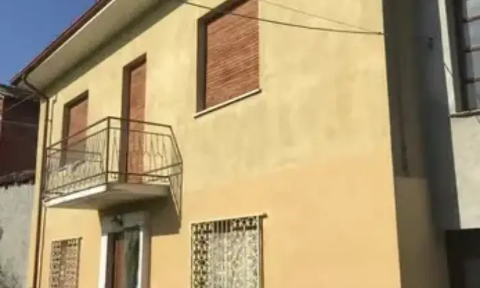 Rexer-Fabbrica-Curone-Gruppo-Rustici-in-vendita-Giardino