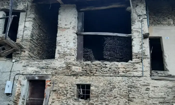 Rexer-Sanfront-Rustici-da-ristrutturare-Sanfront-CN-Garage