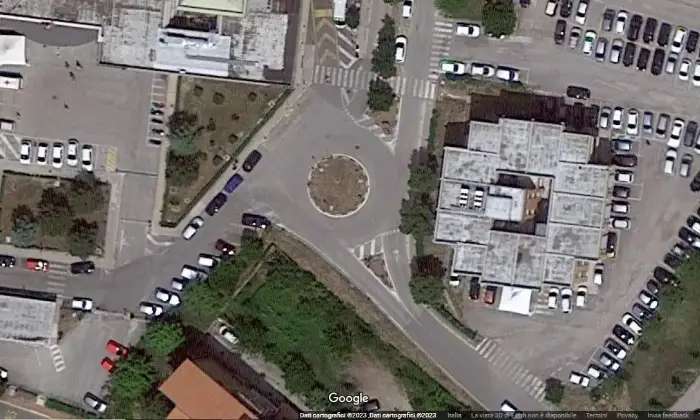 Rexer-Atri-Terreno-x-chioscoprefabbricato-HoReCa-entrata-principale-Ospedale-di-Atri-Altro