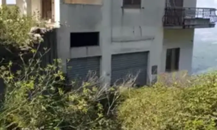 Rexer-Ascea-Vendesi-villetta-a-Catona-Facciata