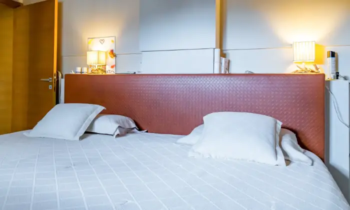 Rexer-Mortara-Immobile-spazioso-con-finiture-di-pregio-in-ex-convento-CAMERA-DA-LETTO
