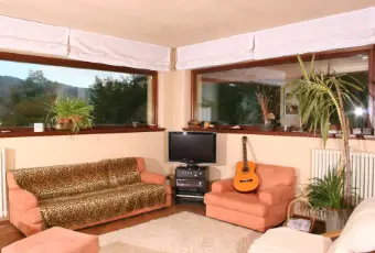 Rexer-Bibbiena-Splendida-villa-su-tre-livelli-con-ampio-parcogiardino-SALONE