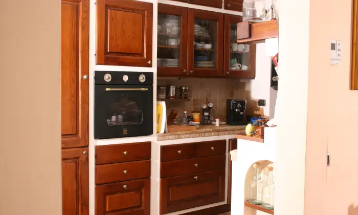Rexer-Bibbiena-Splendida-villa-su-tre-livelli-con-ampio-parcogiardino-CUCINA
