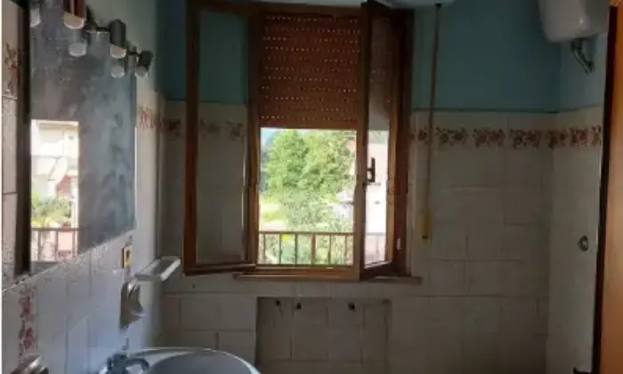 Rexer-Bibbiena-Appartamento-in-vendita-in-via-Gualchiere-a-Bibbiena-Bagno