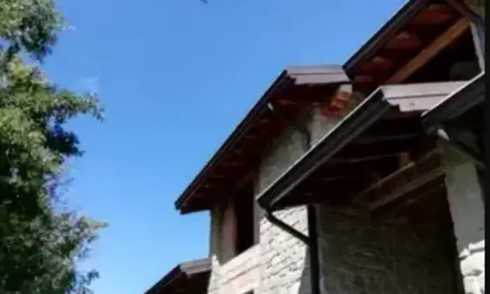 Rexer-Villa-Minozzo-Vendesi-Villa-al-grezzo-in-Via-Romitatico-a-Villa-Minozzo-Giardino