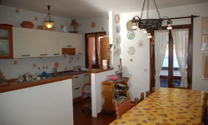 Rexer-Borno-LUMINOSA-VILLA-BIFAMIGLIARE-con-giardino-di-propriet-con-bellissima-vista-sulla-valle-Altro