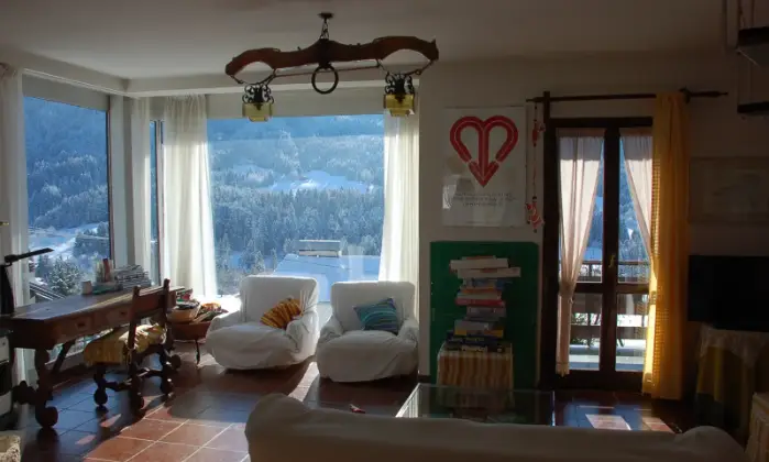 Rexer-Borno-LUMINOSA-VILLA-BIFAMIGLIARE-con-giardino-di-propriet-con-bellissima-vista-sulla-valle-Altro