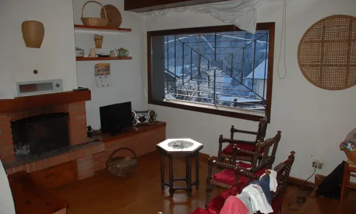 Rexer-Borno-LUMINOSA-VILLA-BIFAMIGLIARE-con-giardino-di-propriet-con-bellissima-vista-sulla-valle-Altro