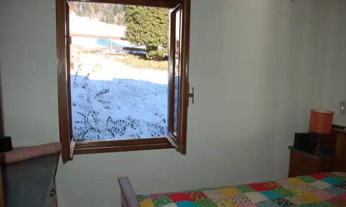 Rexer-Borno-LUMINOSA-VILLA-BIFAMIGLIARE-con-giardino-di-propriet-con-bellissima-vista-sulla-valle-Altro