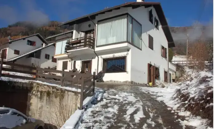 Rexer-Borno-LUMINOSA-VILLA-BIFAMIGLIARE-con-giardino-di-propriet-con-bellissima-vista-sulla-valle-Altro
