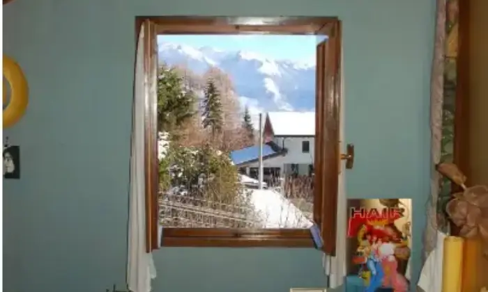 Rexer-Borno-LUMINOSA-VILLA-BIFAMIGLIARE-con-giardino-di-propriet-con-bellissima-vista-sulla-valle-Altro