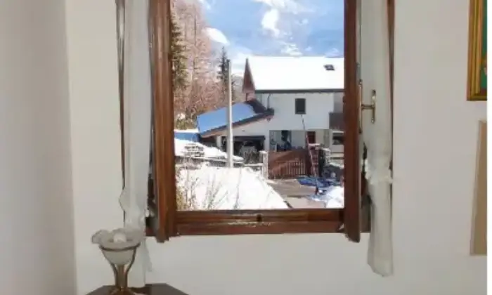 Rexer-Borno-LUMINOSA-VILLA-BIFAMIGLIARE-con-giardino-di-propriet-con-bellissima-vista-sulla-valle-Altro