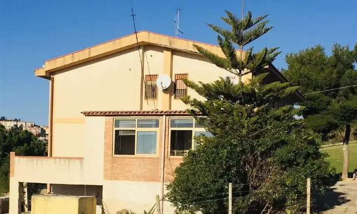 Rexer-Caltanissetta-OTTIMO-INVESTIMENTO-PER-STRUTTURA-ASSISTENZIALE-SANITARIA-O-ALTRO-Giardino