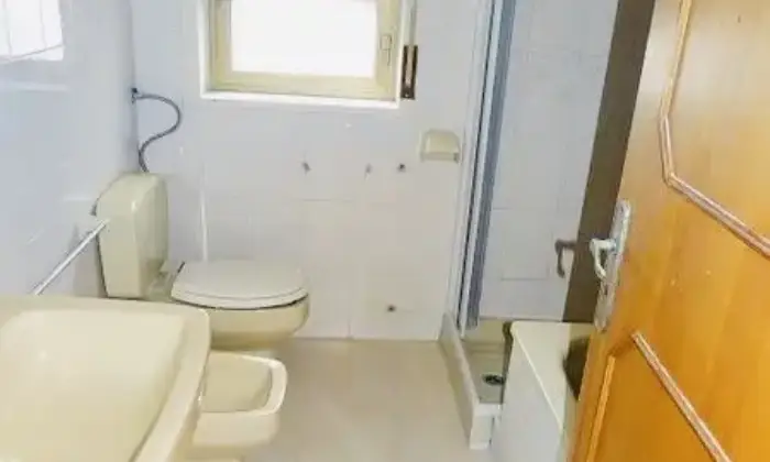Rexer-Caltanissetta-OTTIMO-INVESTIMENTO-PER-STRUTTURA-ASSISTENZIALE-SANITARIA-O-ALTRO-Bagno