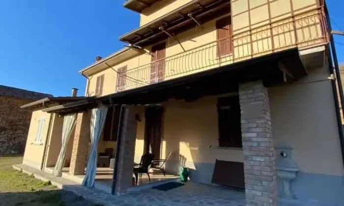 Rexer-Montesegale-Casale-in-vendita-in-frazione-Fornace-Montesegale-Giardino