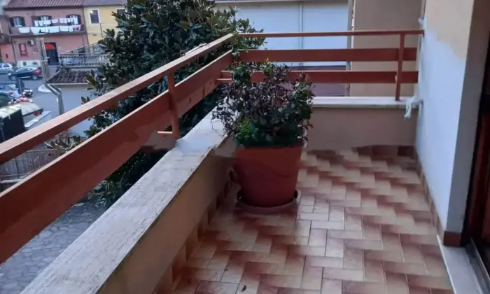 Rexer-Zagarolo-Vendesi-appartamento-in-via-Valle-del-Formale-Centro-Zagarolo-Garage