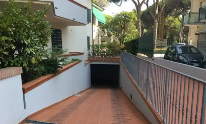 Rexer-Cervia-Villa-a-schiera-viale-Damiano-Chiesa-Milano-Marittima-Cervia-Posto-Auto
