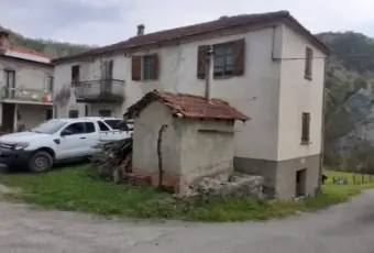 Rexer-Piana-Crixia-Casale-rustico-Garage