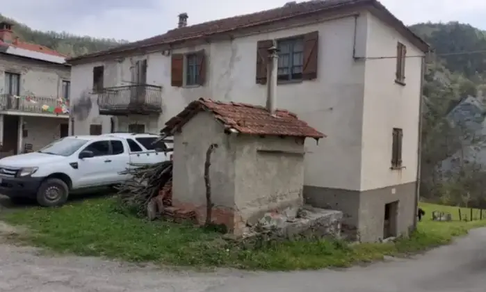 Rexer-Piana-Crixia-Casale-rustico-Garage