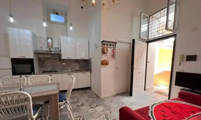 Rexer-Gaeta-Appartamento-in-Via-Faustina-Gaeta-Soggiornoingresso