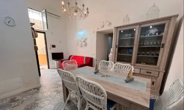 Rexer-Gaeta-Appartamento-in-Via-Faustina-Gaeta-Soggiorno